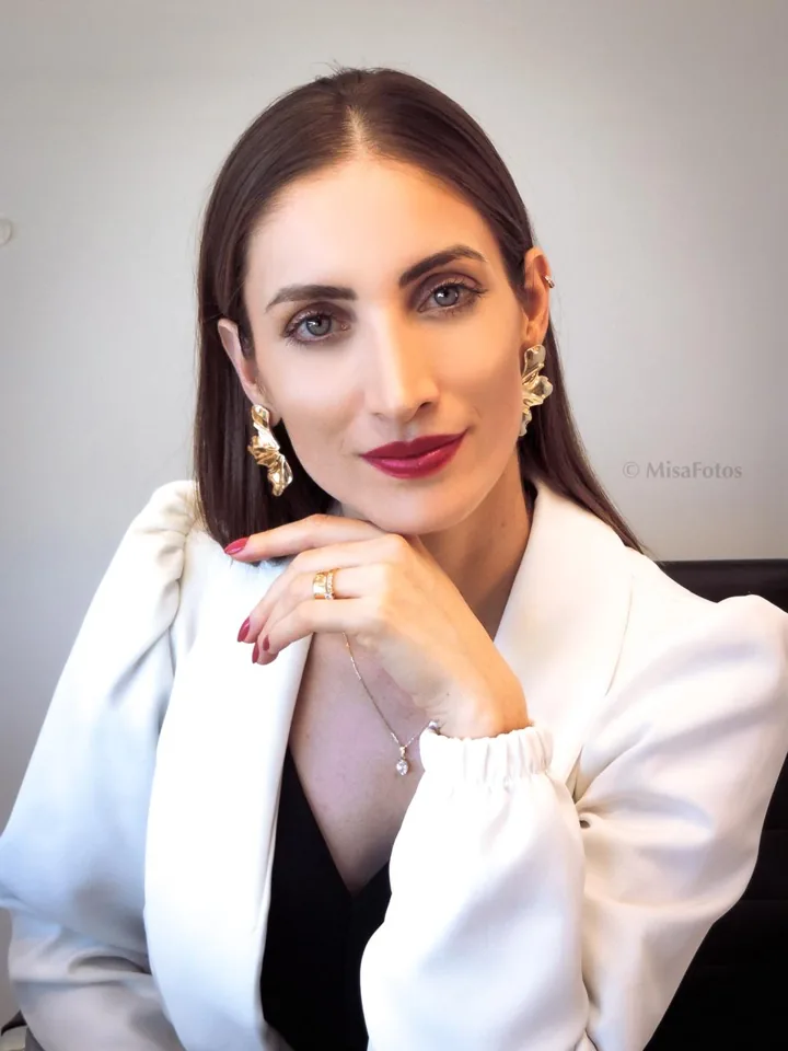 Retrato da cirurgiã-dentista Camila de Luca